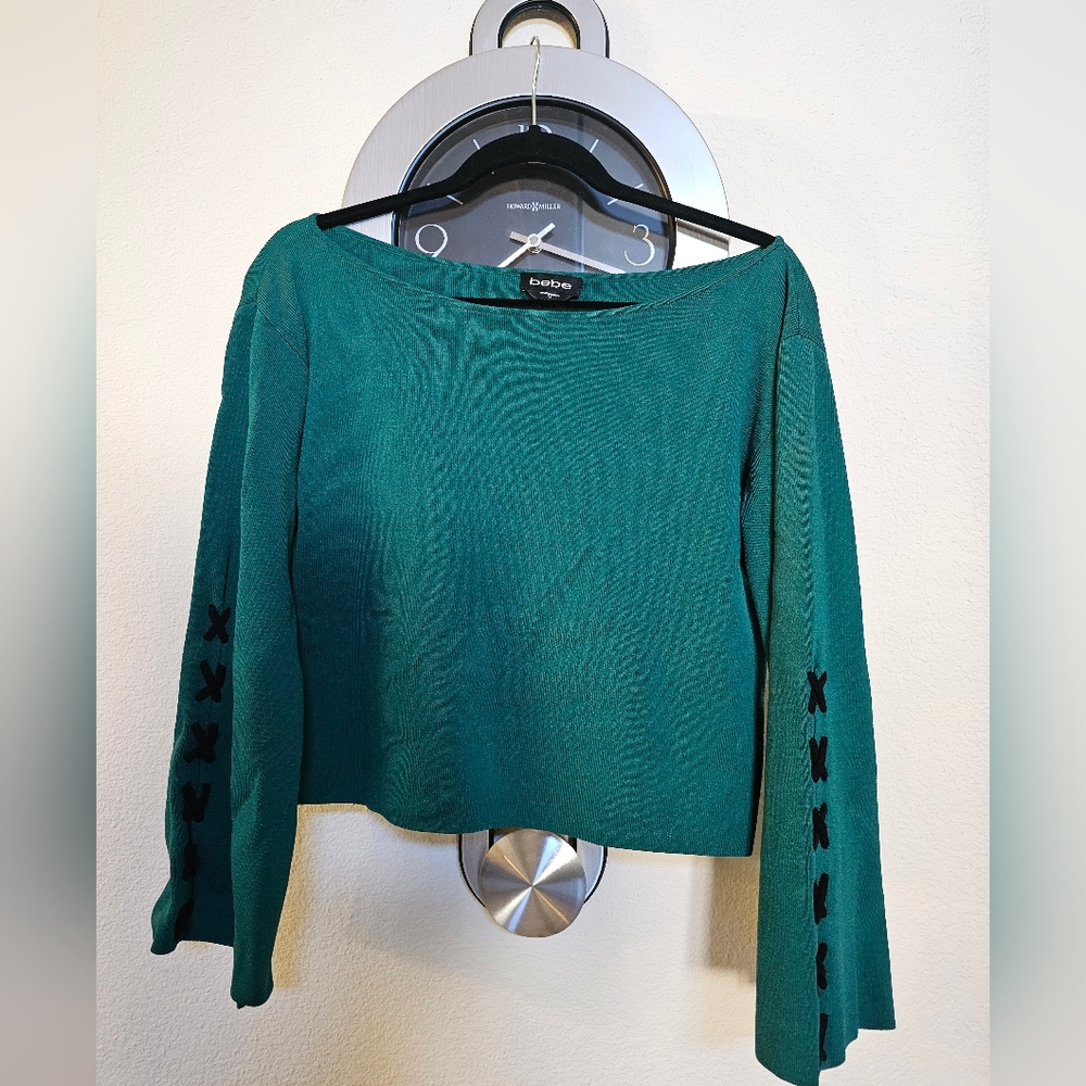 Bebe cropped sweater XS